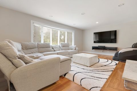 Tiny photo for 431 E Oakwood Drive, Barrington, IL 60010 (MLS # 12532408)