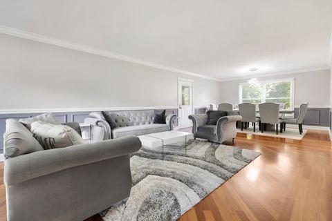 Tiny photo for 431 E Oakwood Drive, Barrington, IL 60010 (MLS # 12532408)