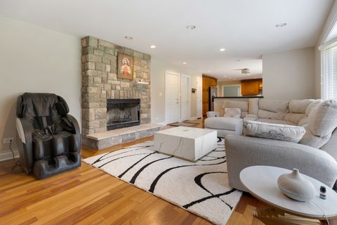 Tiny photo for 431 E Oakwood Drive, Barrington, IL 60010 (MLS # 12532408)