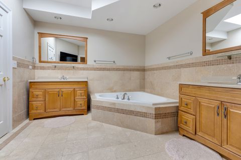 Tiny photo for 431 E Oakwood Drive, Barrington, IL 60010 (MLS # 12532408)