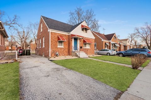 Tiny photo for 14131 Manor Avenue, Dolton, IL 60419 (MLS # 12437857)