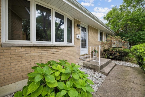 Tiny photo for 412 Scott Street, Algonquin, IL 60102 (MLS # 12744703)