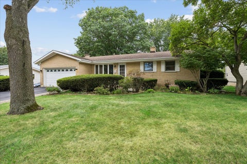 Photo of 412 Scott Street, Algonquin, IL 60102 (MLS # 12744703)