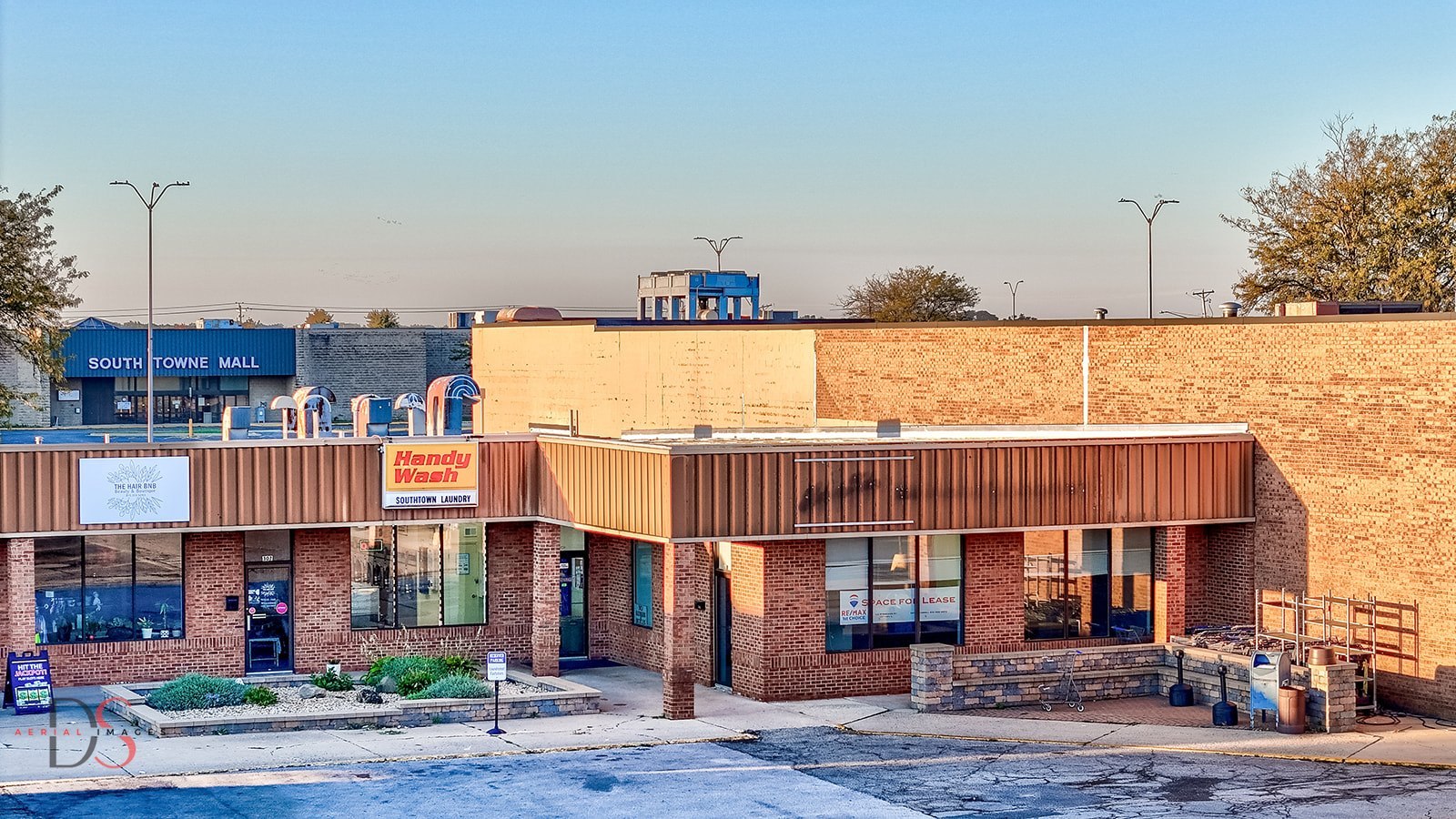 315 E Mckinley Road
