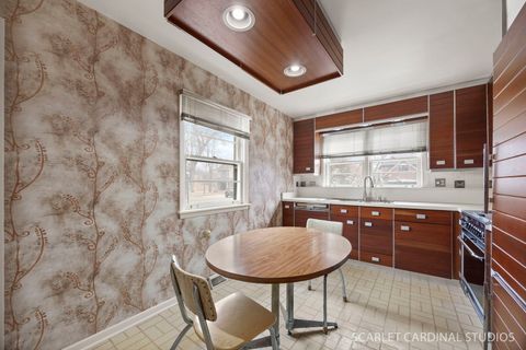 Tiny photo for 110 Travers Avenue, Wheaton, IL 60187 (MLS # 12555530)