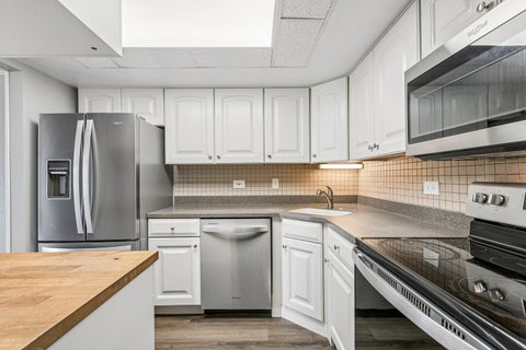 Tiny photo for 5834 W 77TH Street #102, Burbank, IL 60459 (MLS # 12732442)