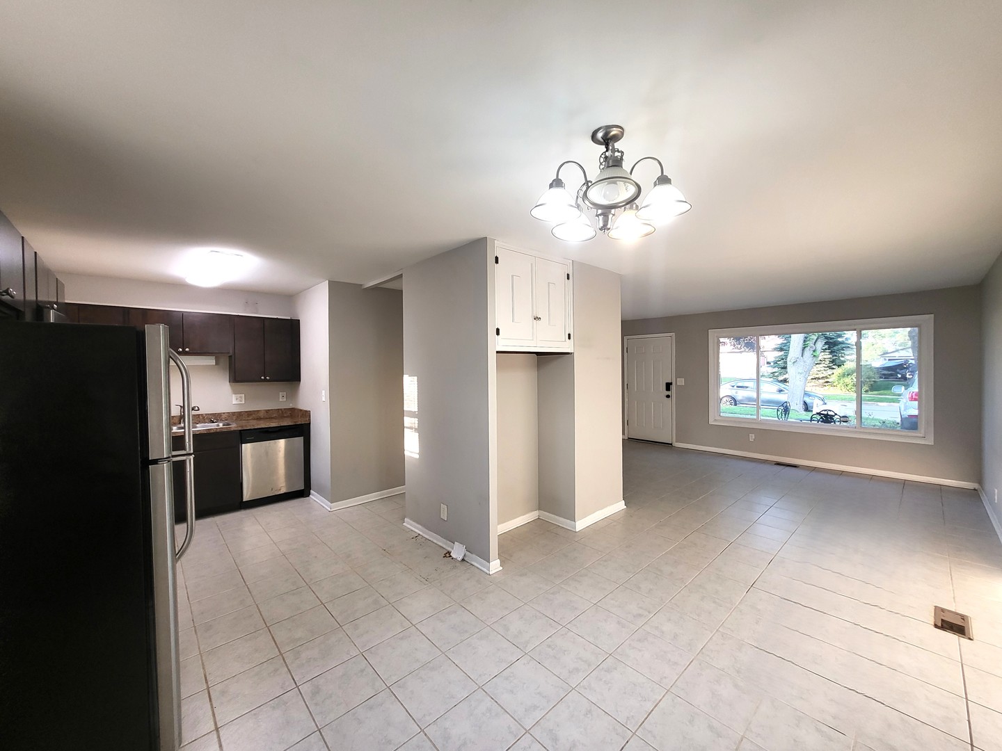 120 S Chestnut Drive