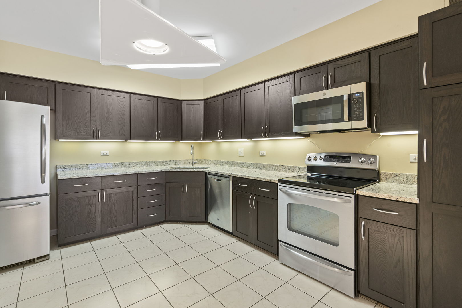 3100 Lexington Lane 203