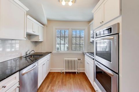 Tiny photo for 555 Hill Terrace #307, Winnetka, IL 60093 (MLS # 12606299)