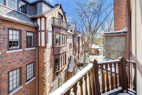 Tiny photo for 555 Hill Terrace #307, Winnetka, IL 60093 (MLS # 12606299)