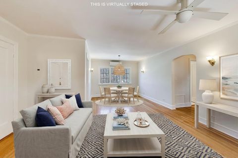 Tiny photo for 555 Hill Terrace #307, Winnetka, IL 60093 (MLS # 12606299)