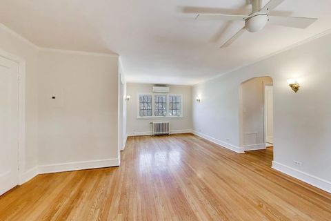 Tiny photo for 555 Hill Terrace #307, Winnetka, IL 60093 (MLS # 12606299)