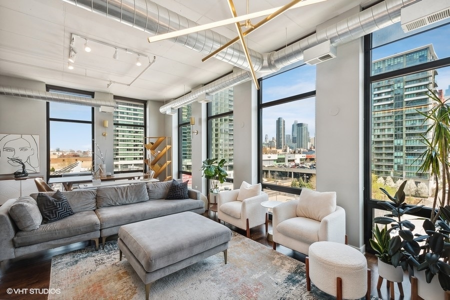 740 W Fulton Street 613