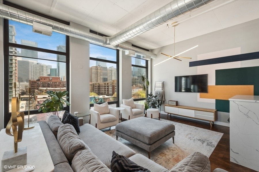 740 W Fulton Street 613
