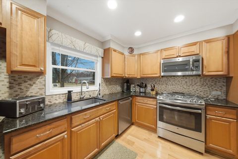 Tiny photo for 522 Lilac Court, Round Lake Beach, IL 60073 (MLS # 12587597)