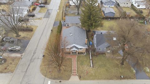 Tiny photo for 522 Lilac Court, Round Lake Beach, IL 60073 (MLS # 12587597)