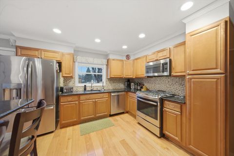 Tiny photo for 522 Lilac Court, Round Lake Beach, IL 60073 (MLS # 12587597)