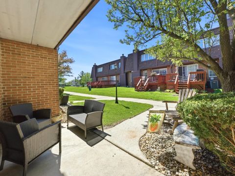 Tiny photo for 1402 WOODHOLLOW Drive #1A, Flossmoor, IL 60422 (MLS # 12631057)