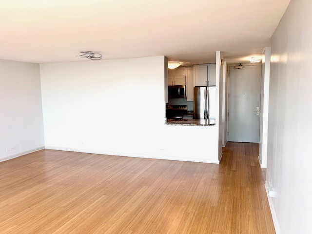 4343 N Clarendon Avenue 2504