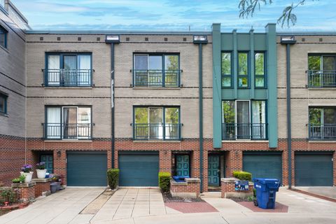 Photo of 1351 S Clark Street, Chicago, IL 60605 (MLS # 12636702)