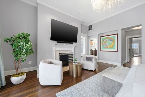 Tiny photo for 1352 N La Salle Drive, Chicago, IL 60610 (MLS # 12653138)