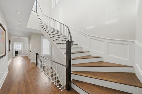 Tiny photo for 1352 N La Salle Drive, Chicago, IL 60610 (MLS # 12653138)