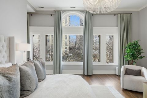 Tiny photo for 1352 N La Salle Drive, Chicago, IL 60610 (MLS # 12653138)