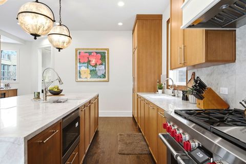 Tiny photo for 1352 N La Salle Drive, Chicago, IL 60610 (MLS # 12653138)