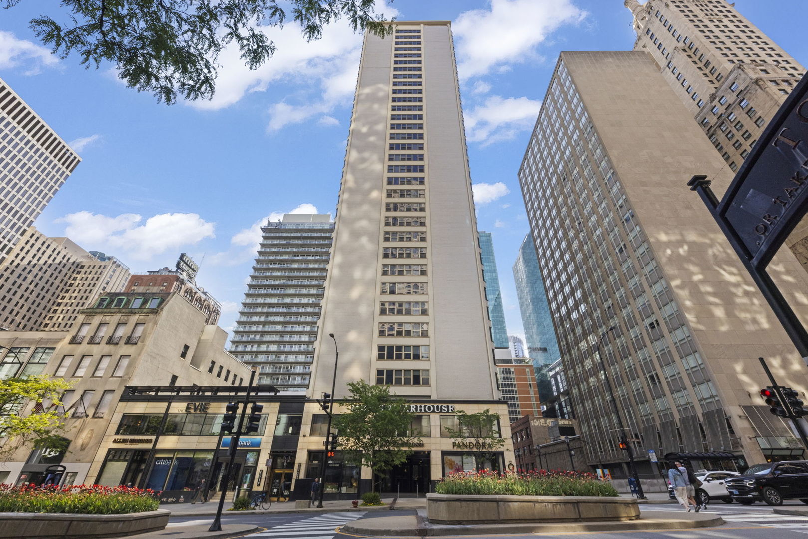 535 N Michigan Avenue 1506