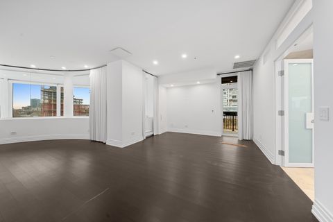 Tiny photo for 600 N Kingsbury Street #506, Chicago, IL 60654 (MLS # 12526020)