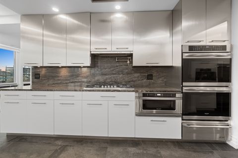 Tiny photo for 600 N Kingsbury Street #506, Chicago, IL 60654 (MLS # 12526020)