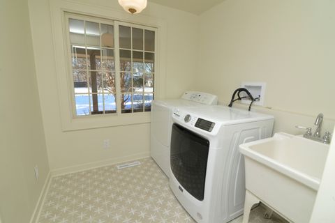 Tiny photo for 370 S Oriole Trail, Crystal Lake, IL 60014 (MLS # 12579608)