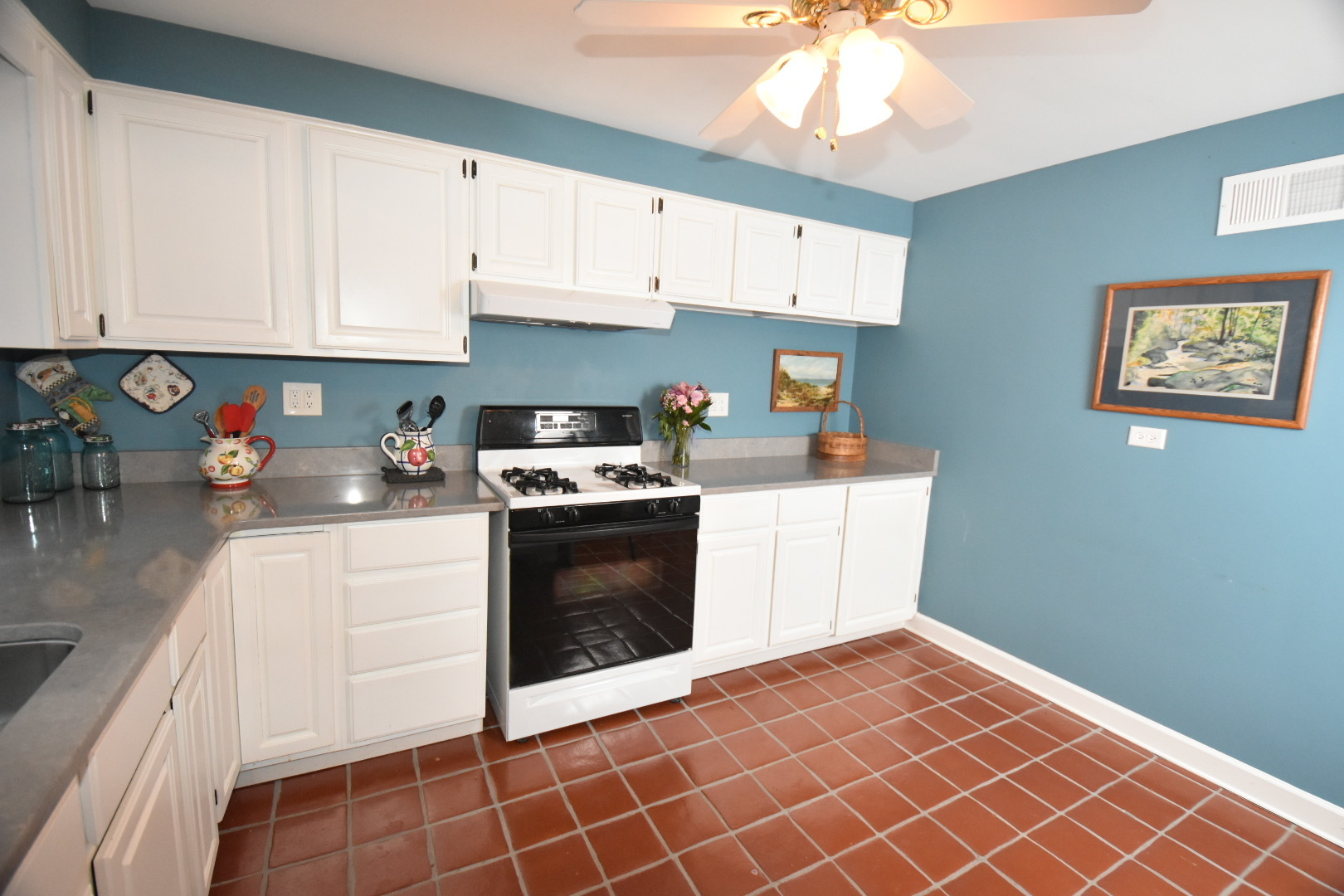 111 W Prairie Avenue