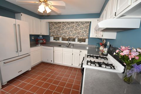 Tiny photo for 111 W Prairie Avenue, Wheaton, IL 60187 (MLS # 12587976)