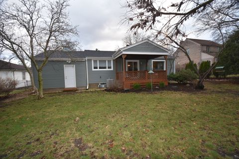 Tiny photo for 111 W Prairie Avenue, Wheaton, IL 60187 (MLS # 12587976)
