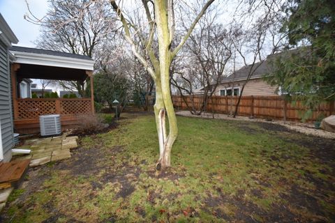 Tiny photo for 111 W Prairie Avenue, Wheaton, IL 60187 (MLS # 12587976)