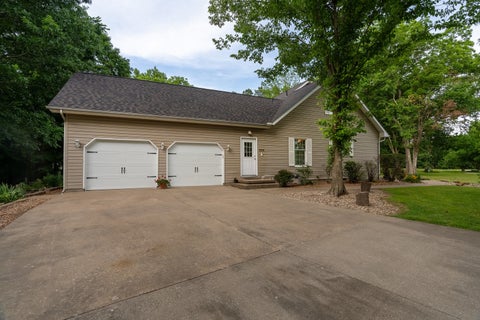 Tiny photo for 205 Blackhawk Drive, Carbondale, IL 62901 (MLS # 12662238)