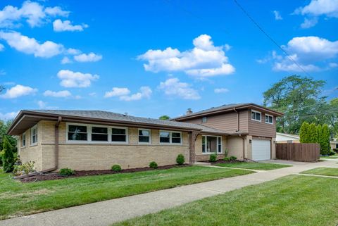 Photo of 3639 Crain Street, Skokie, IL 60076 (MLS # 12467726)