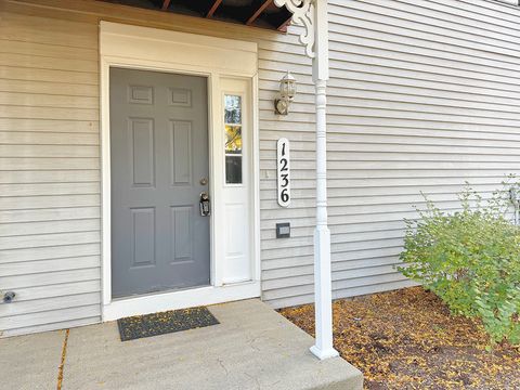 Tiny photo for 1236 Sandhurst Lane #1236, South Elgin, IL 60177 (MLS # 12515461)