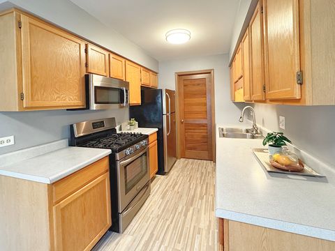 Tiny photo for 1236 Sandhurst Lane #1236, South Elgin, IL 60177 (MLS # 12515461)