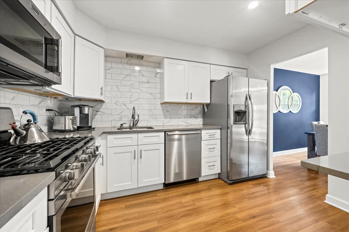1230 Park Avenue 210