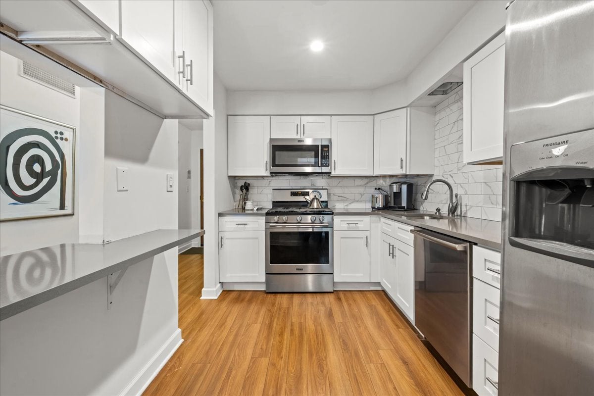 1230 Park Avenue 210