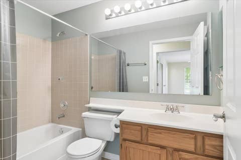 Tiny photo for 501 Grosse Pointe Circle, Vernon Hills, IL 60061 (MLS # 12690800)
