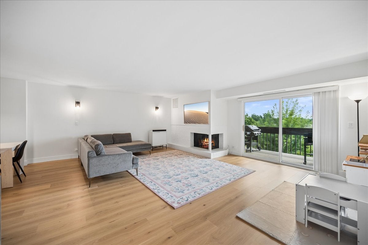 1671 Mission Hills Road 404