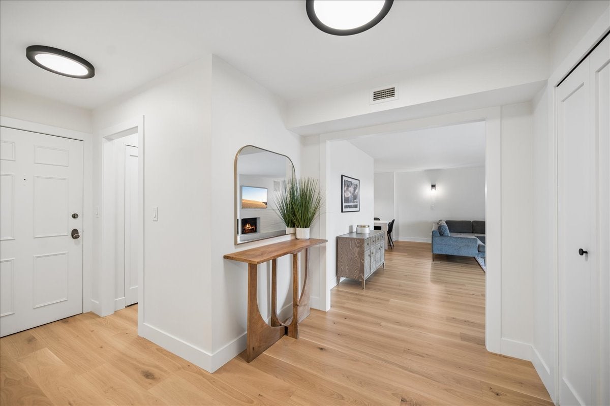 1671 Mission Hills Road 404