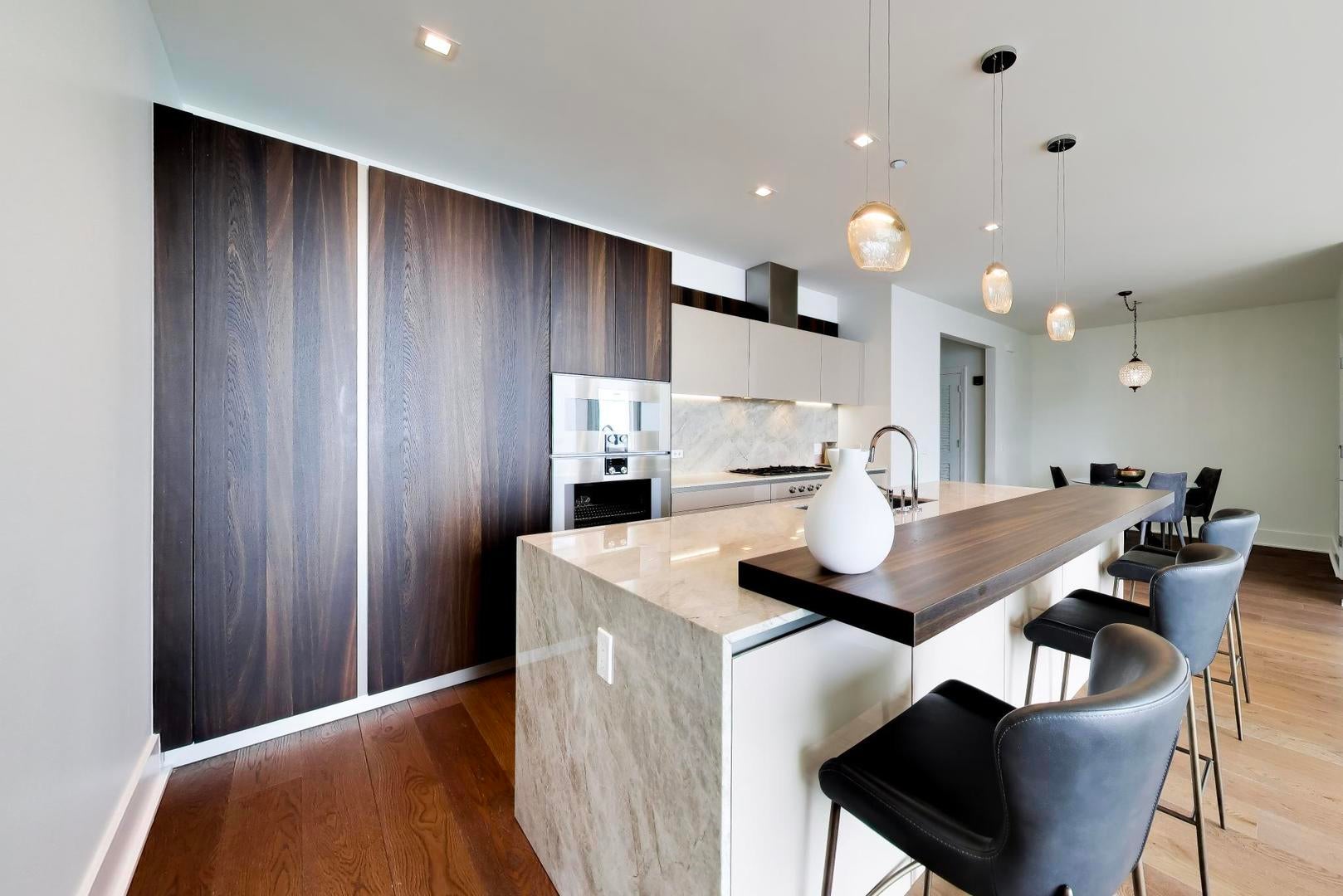 363 E Wacker Drive 4803