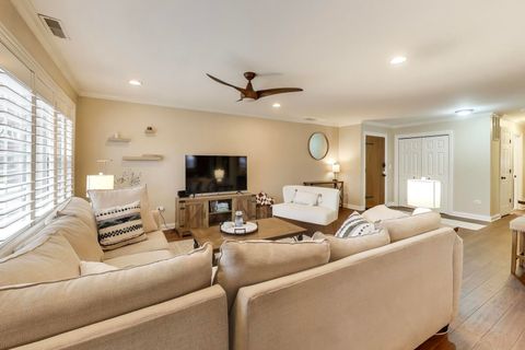 Tiny photo for 1530 E Northwest Highway #2A, Arlington Heights, IL 60004 (MLS # 12591554)