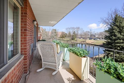 Tiny photo for 16 E Old Willow Road #223S, Prospect Heights, IL 60070 (MLS # 12592392)