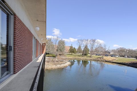 Tiny photo for 16 E Old Willow Road #223S, Prospect Heights, IL 60070 (MLS # 12592392)