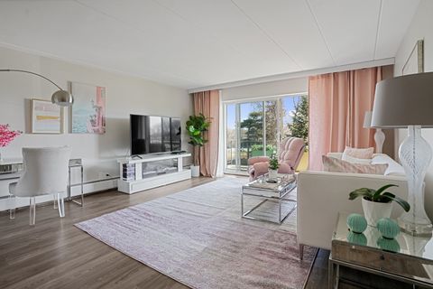 Tiny photo for 16 E Old Willow Road #223S, Prospect Heights, IL 60070 (MLS # 12592392)